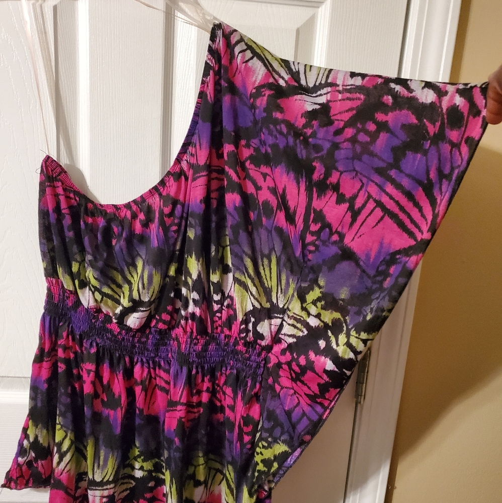 Colorful one sleeve top
